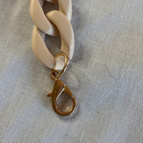 Chunky Lucite Chain Bag Strap Purse Charm in Creamy Tan Acrylic Plastic - Picture 5 of 5